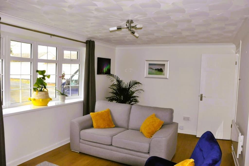 Ocean Breeze, Gower Holiday Village. Allows Dogs Swansea Exterior photo