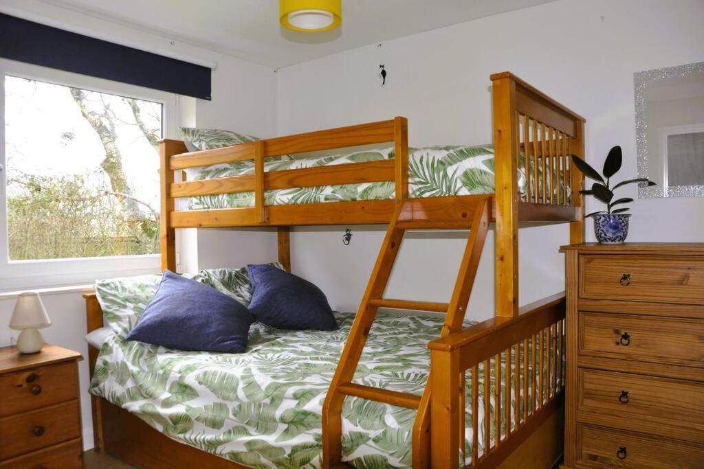 Ocean Breeze, Gower Holiday Village. Allows Dogs Swansea Exterior photo